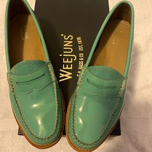 GH Bass Weejuns sky blue patent leather loafers with leather sole. Size 7